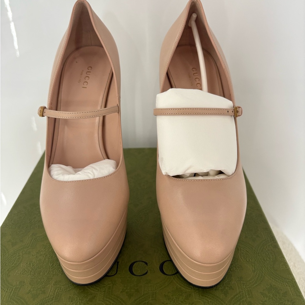 Gucci Pink Heels with Platform Elegance